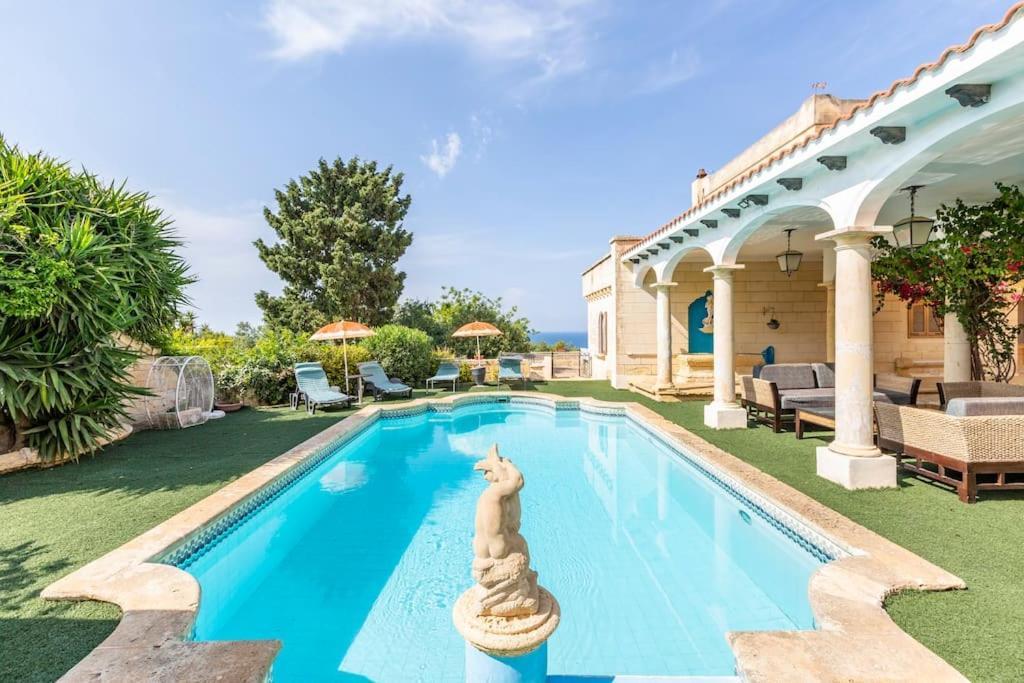 Villa Spectacular With Pool And Tennis Court Madliena